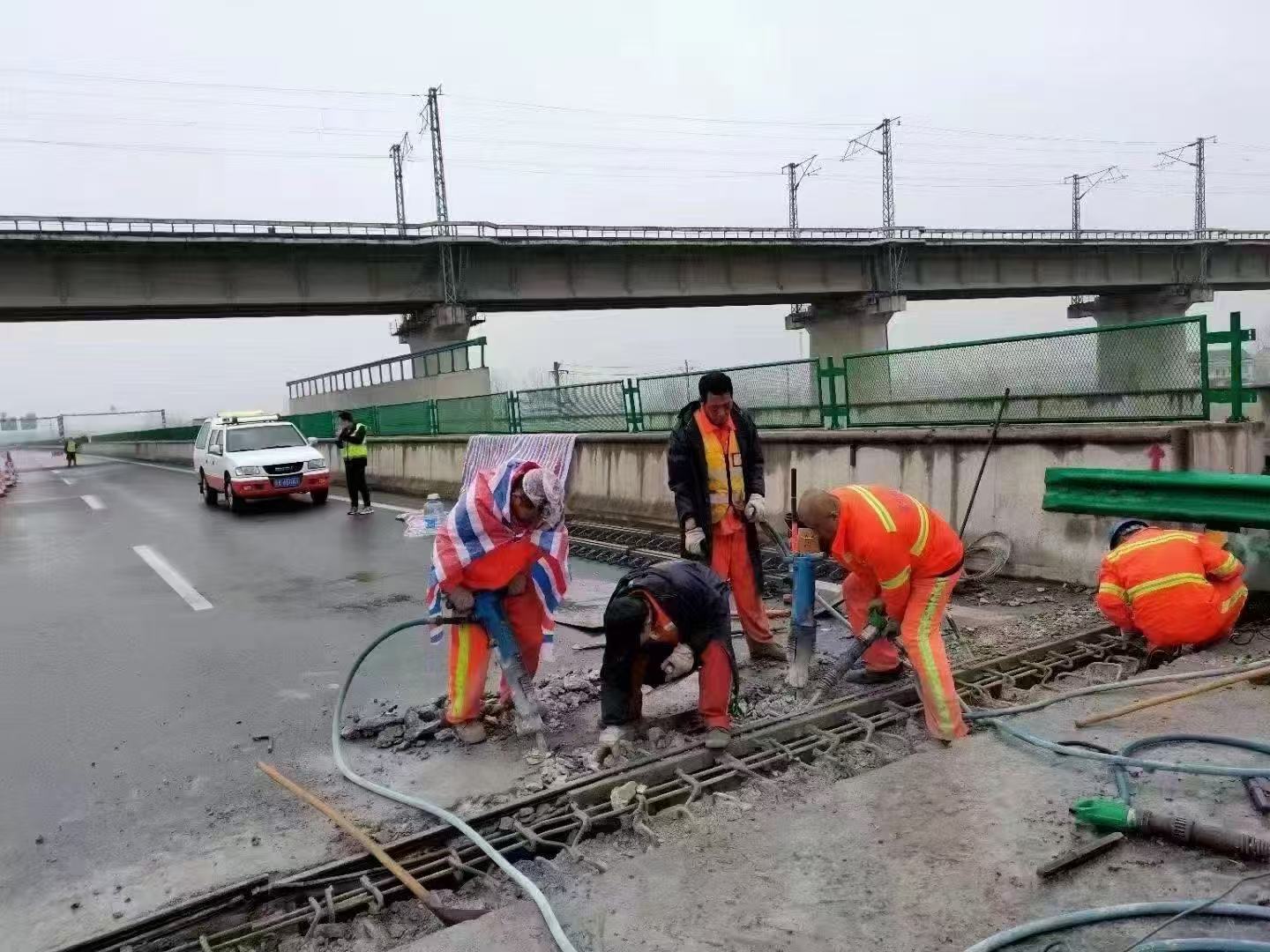 永兴桥梁伸缩缝抢修料